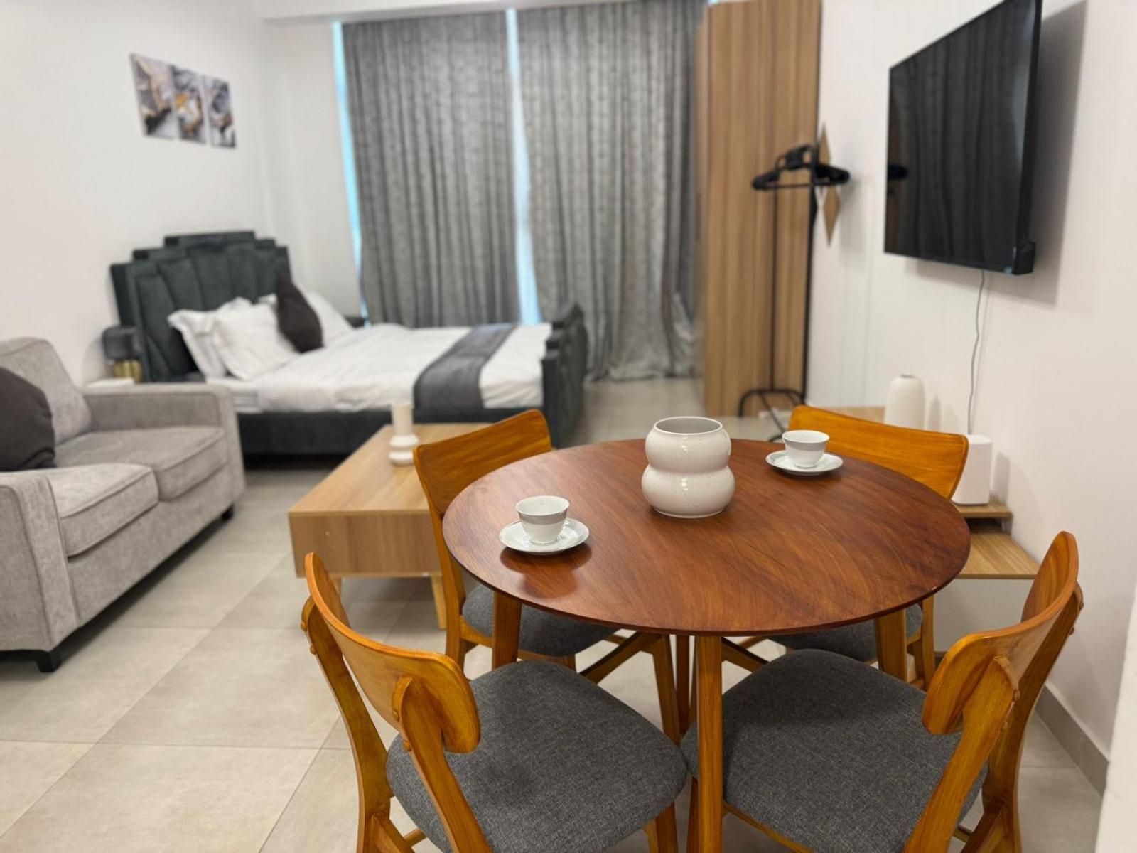 Apartment Pantheon Elysee 1 - Jvc By Golden Casa