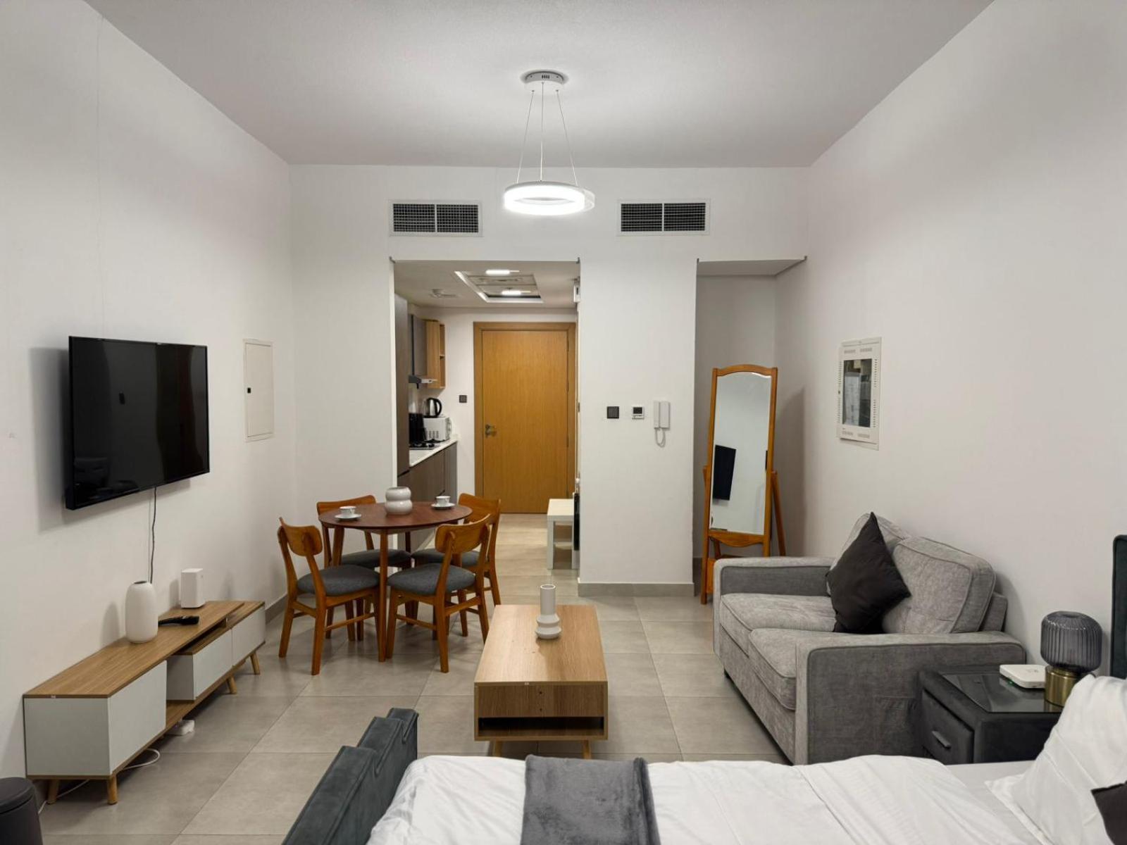 Apartment Pantheon Elysee 1 - Jvc By Golden Casa *